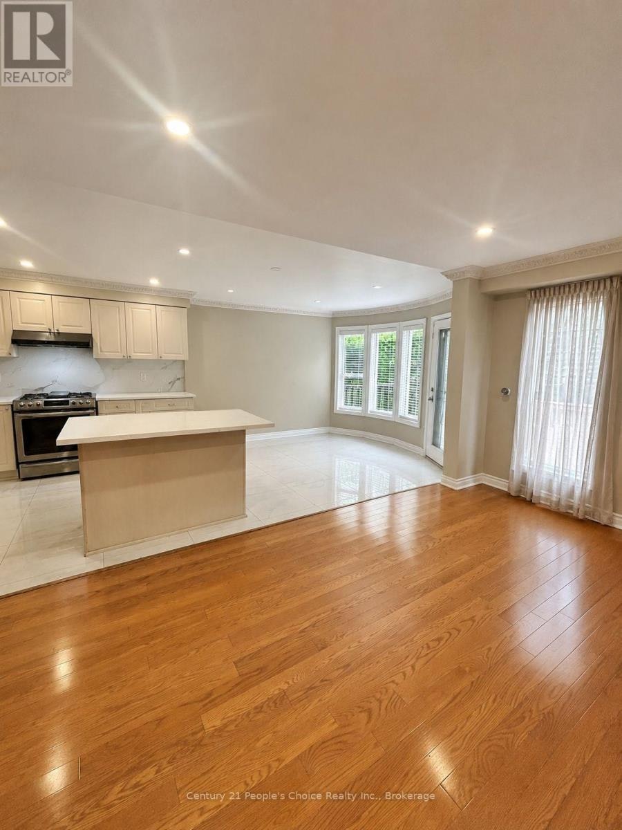 670 Macbeth Heights, Mississauga, ON, L5W 1E5 - 2