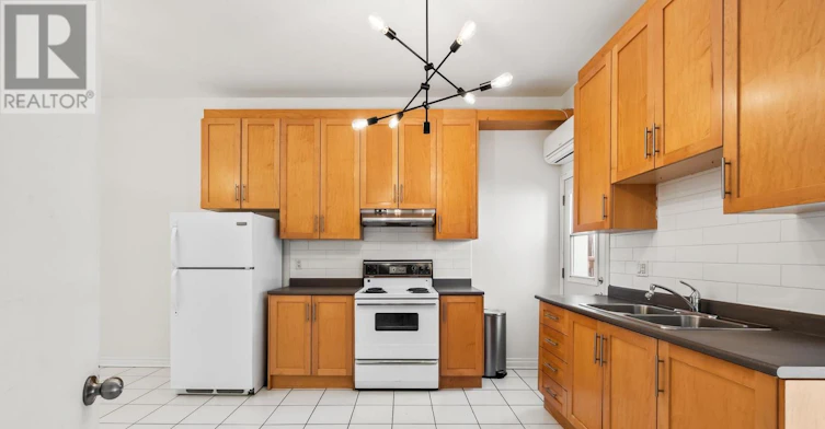 FRONT-112 Ossington Avenue, Toronto, ON, M6J 2Z4 - 3