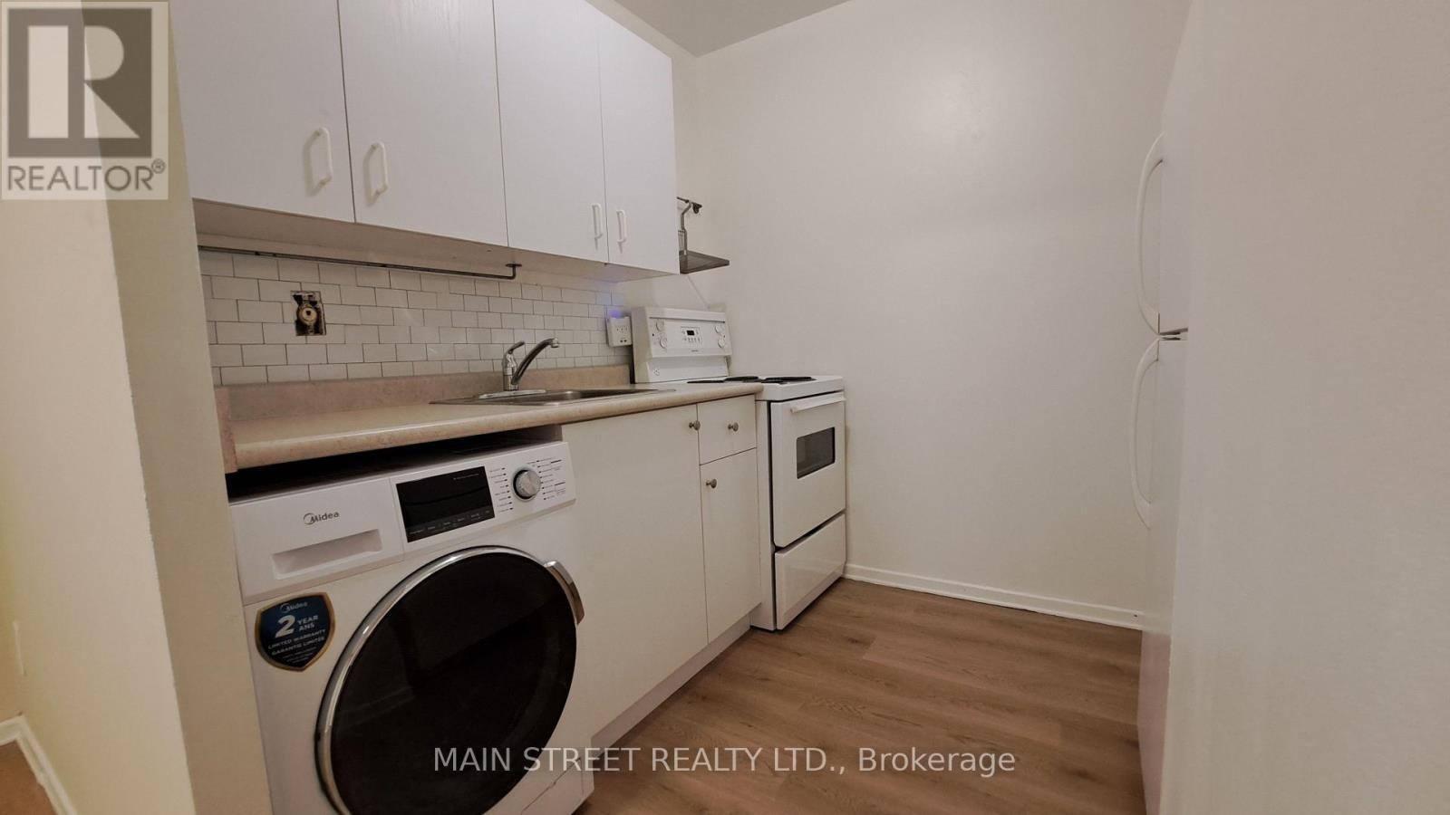 4-2588A Yonge Street, Toronto, ON, M4P 2J3 - 10