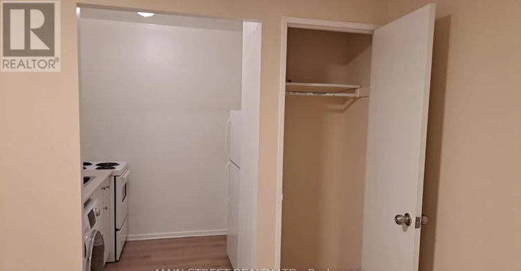 4-2588A Yonge Street, Toronto, ON, M4P 2J3 - 8