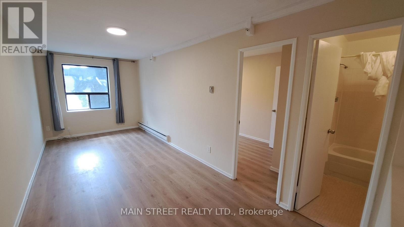 4-2588A Yonge Street, Toronto, ON, M4P 2J3 - 14