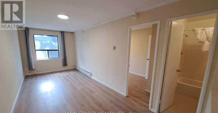 4-2588A Yonge Street, Toronto, ON, M4P 2J3 - 14