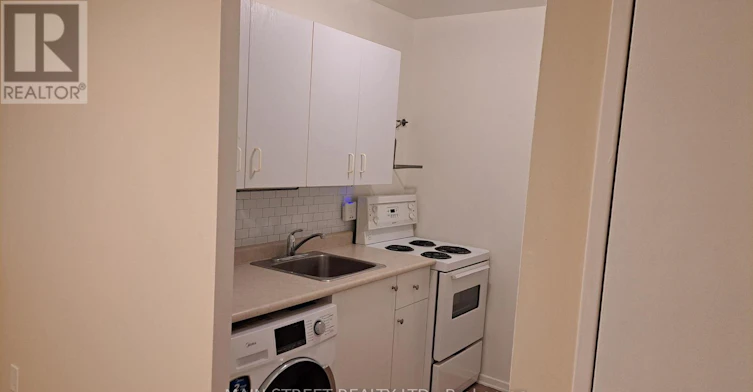 4-2588A Yonge Street, Toronto, ON, M4P 2J3 - 9