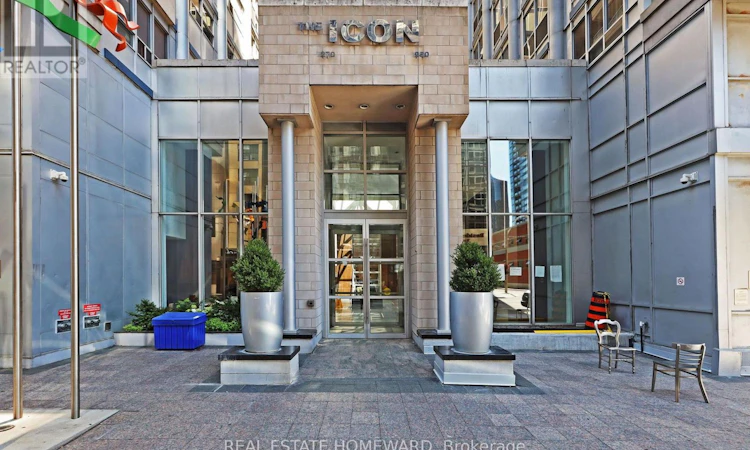 PH31-250 Wellington Street W