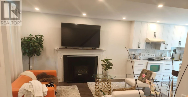 118 Courcelette Road, Toronto, ON, M1N 2T2 - 4