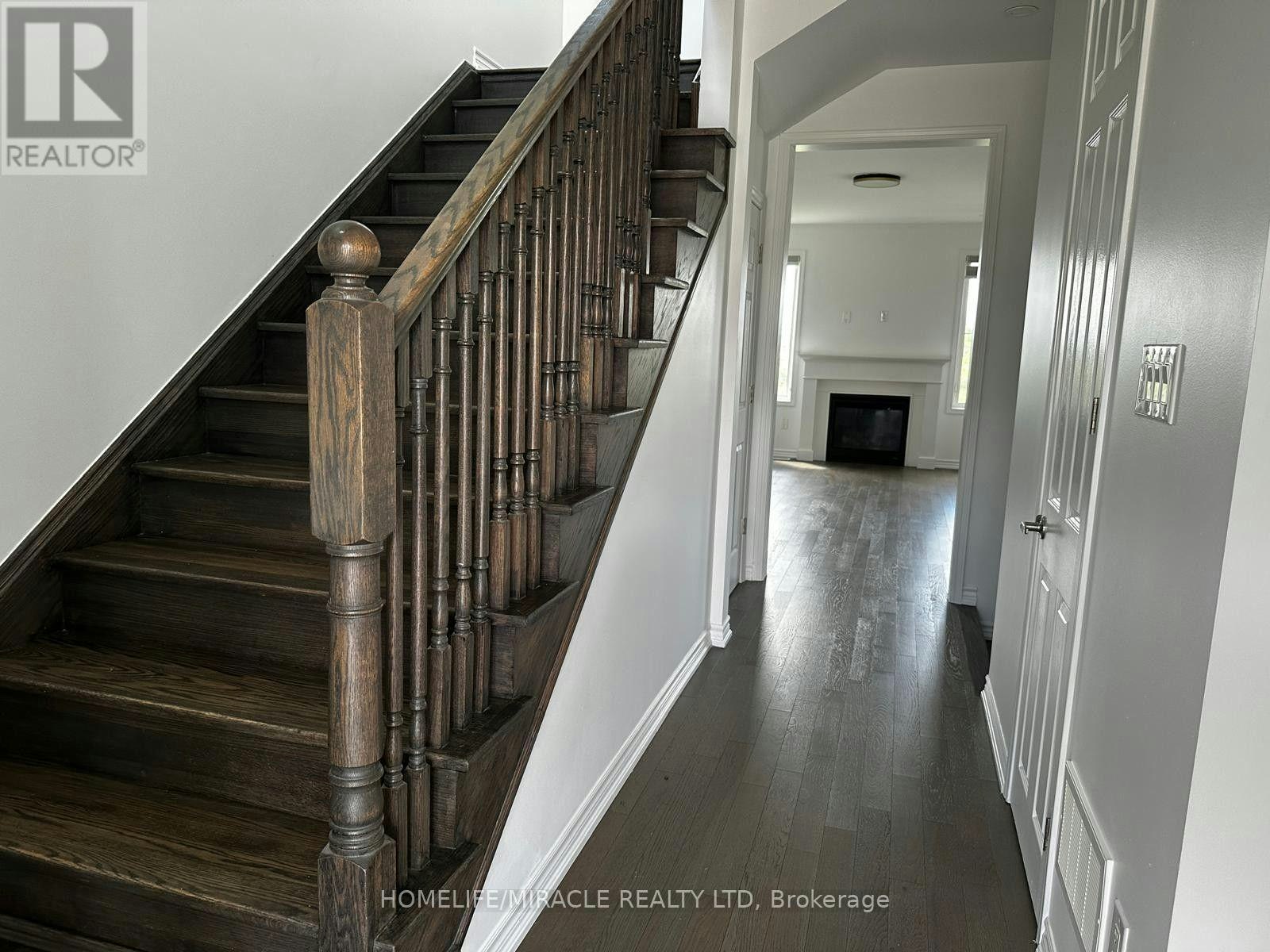 UPPER-147 Yates Drive, Milton, ON, L9E 1S7 - 4
