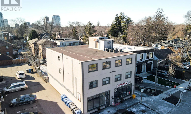 6 Brant Avenue