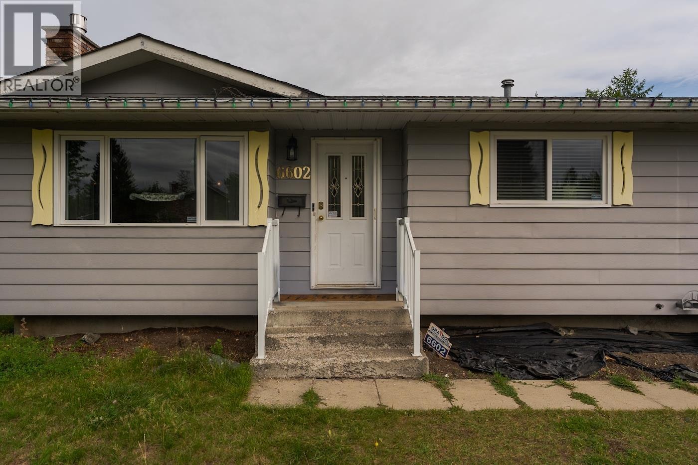 6602 Essex Crescent - 4