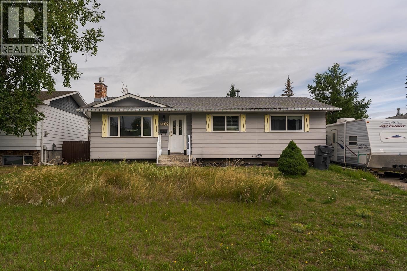 6602 Essex Crescent - 2