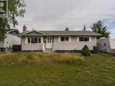 6602 Essex Crescent - 2