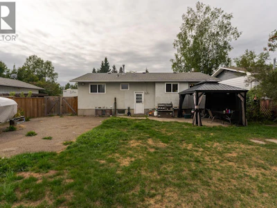 6602 Essex Crescent - 5