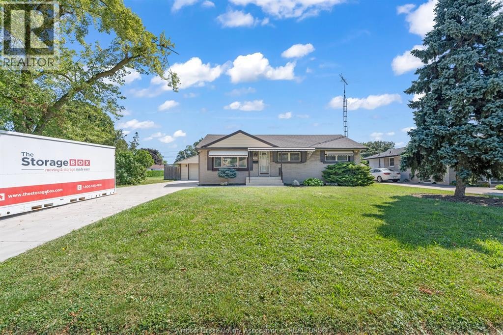 3302 Woodlawn Avenue, Windsor, ON, N8W 2J3