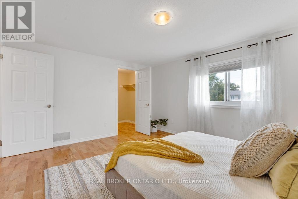 26 Greenboro Crescent, Ottawa, ON, K1T 1W5 - 26