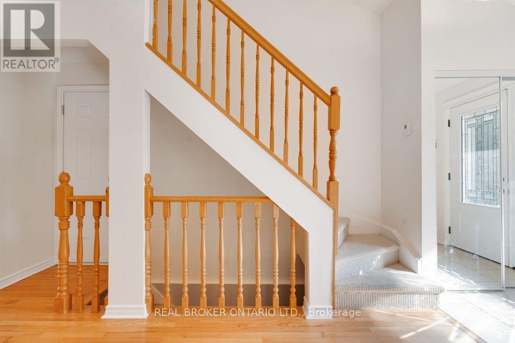 26 Greenboro Crescent, Ottawa, ON, K1T 1W5 - 8