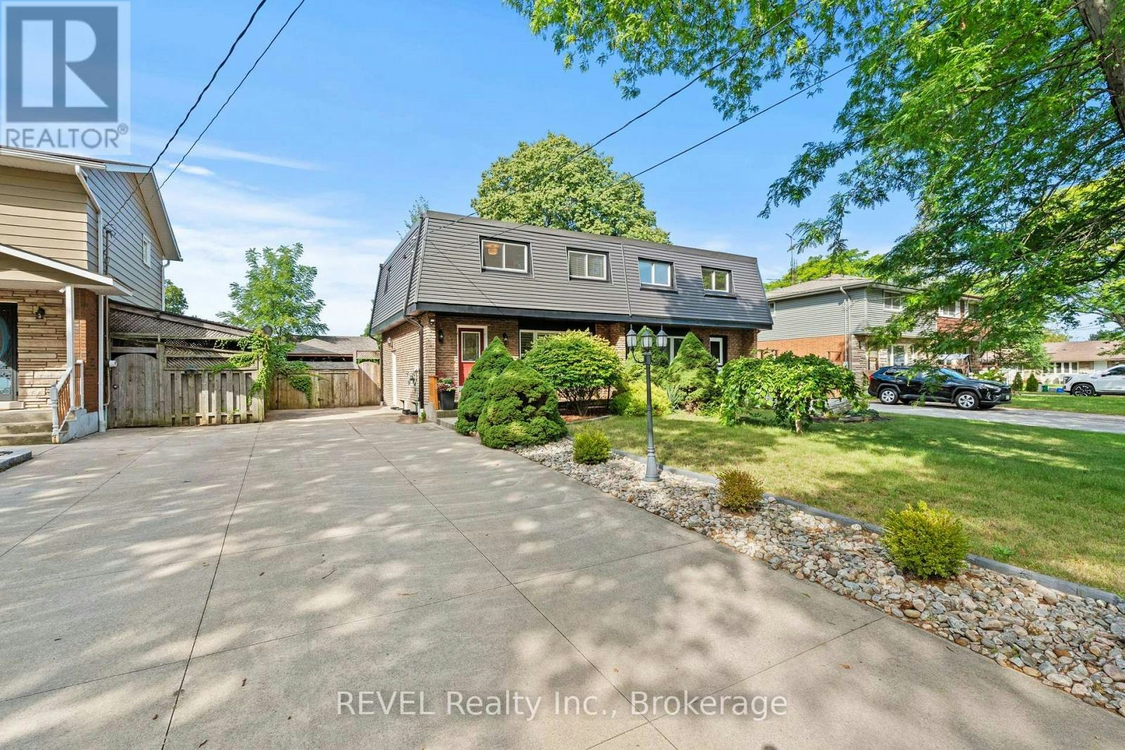 28 Black Knight Road, St. Catharines, ON, L2N 3C1