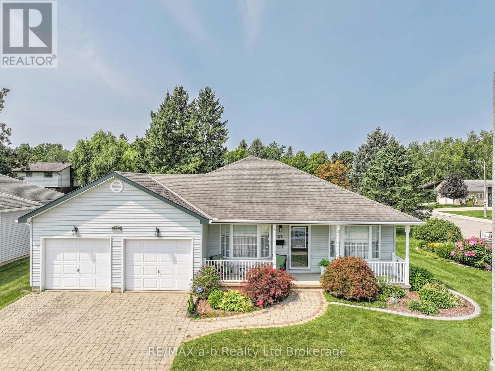 23 Armstrong Drive, Tillsonburg, ON, N4G 5T3