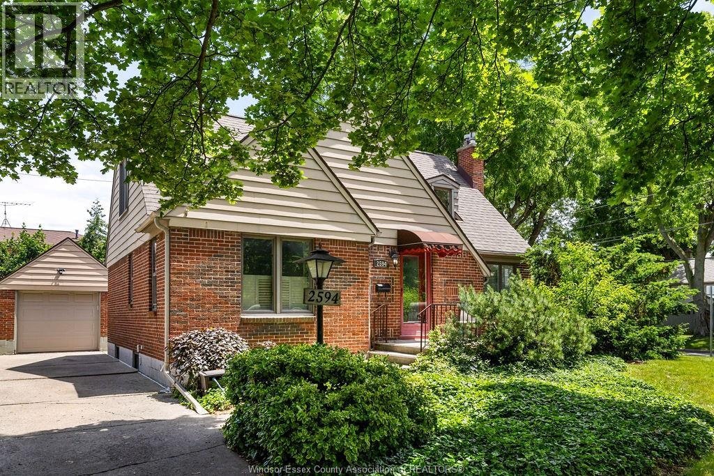 2594 Buckingham, Windsor, ON, N8T 2B6