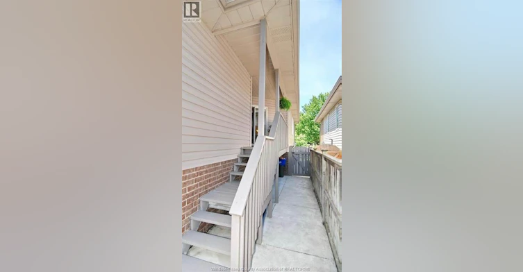 4262 Showdown, Windsor, ON, N9G 3B1 - 2