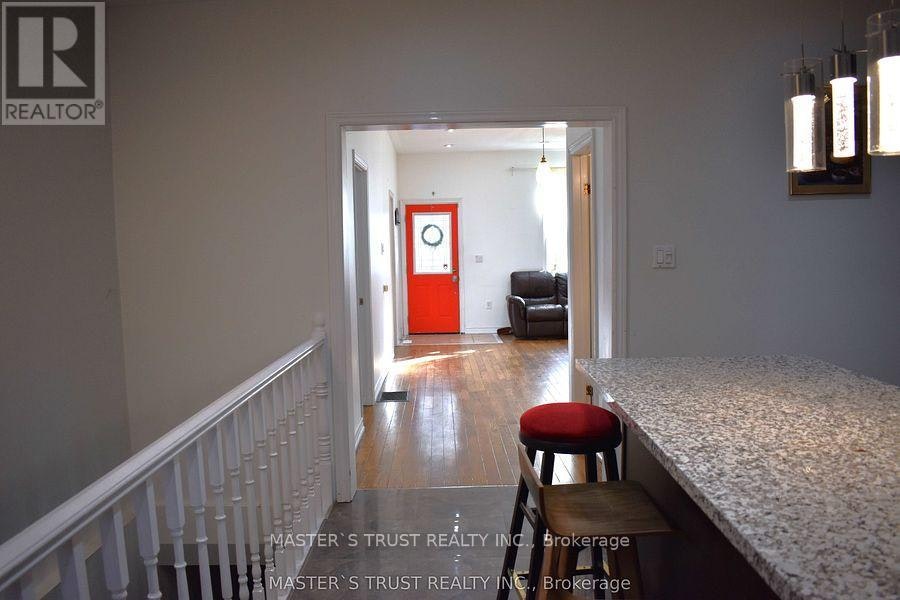 966 Dundas Street E, Toronto, ON, M4M 1R5 - 13