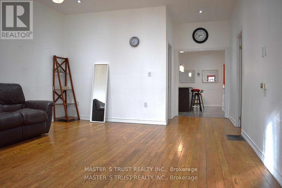 966 Dundas Street E, Toronto, ON, M4M 1R5 - 3