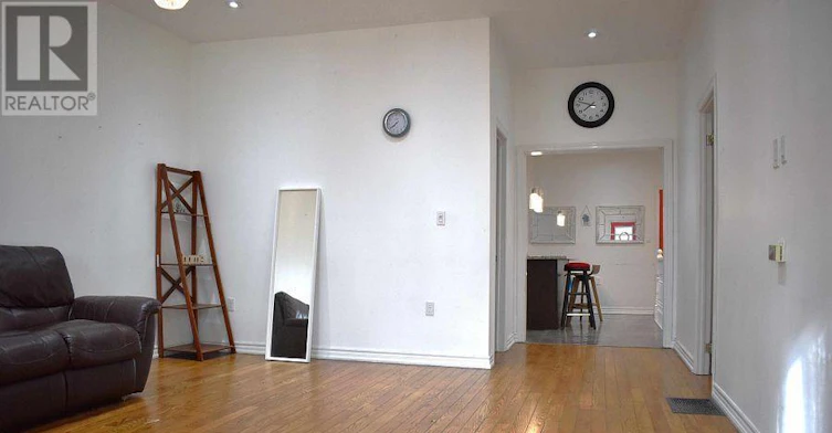 966 Dundas Street E, Toronto, ON, M4M 1R5 - 3