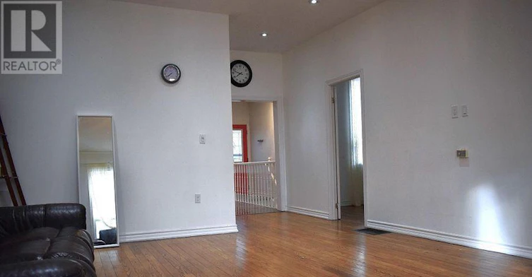 966 Dundas Street E, Toronto, ON, M4M 1R5 - 2