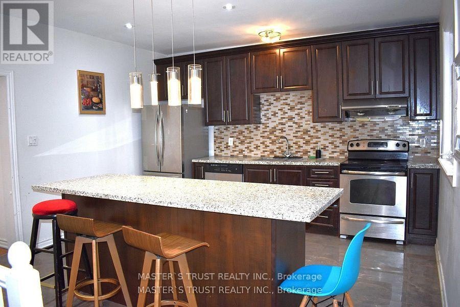 966 Dundas Street E, Toronto, ON, M4M 1R5 - 4