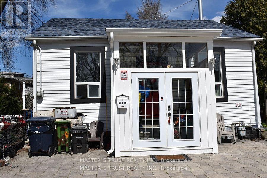 966 Dundas Street E, Toronto, ON, M4M 1R5