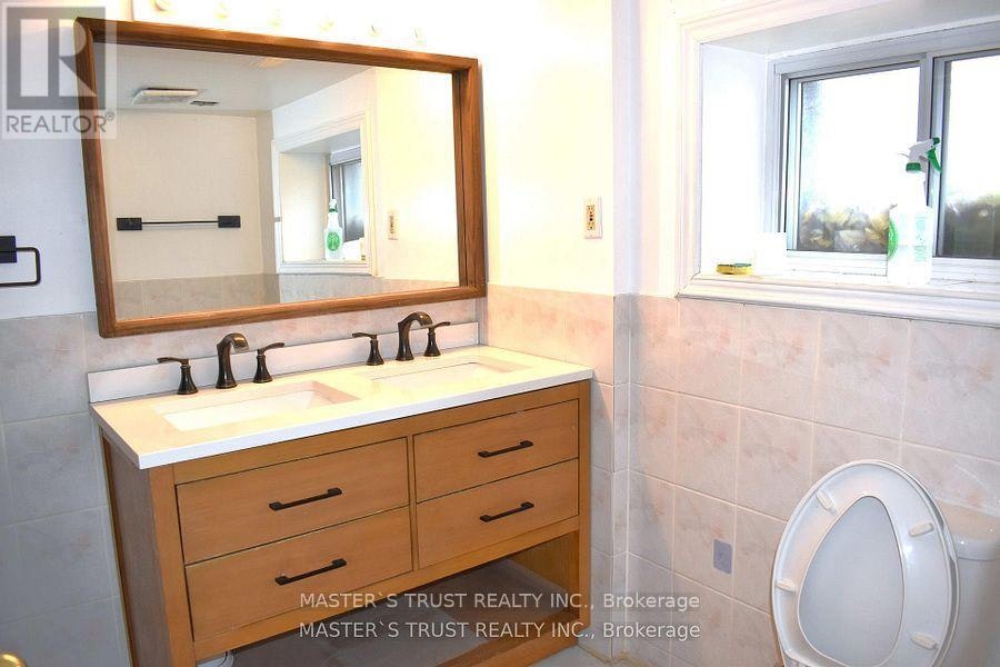 966 Dundas Street E, Toronto, ON, M4M 1R5 - 18