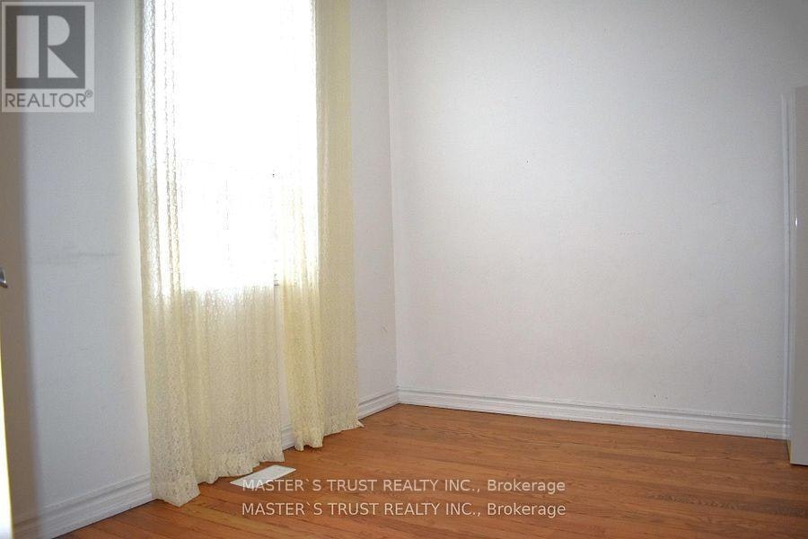 966 Dundas Street E, Toronto, ON, M4M 1R5 - 12