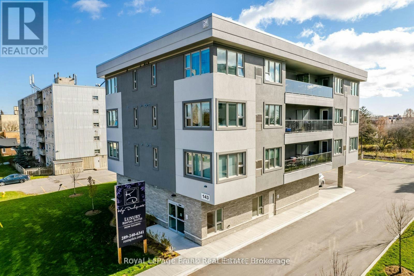 302-143 Bloor Street W, Oshawa, ON, L1J 1P5