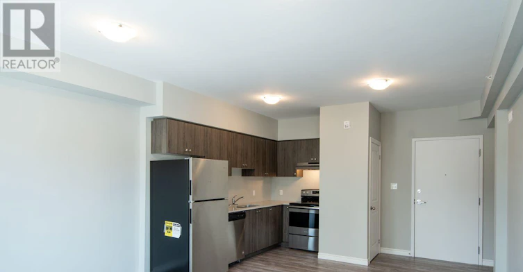 302-143 Bloor Street W, Oshawa, ON, L1J 1P5 - 2