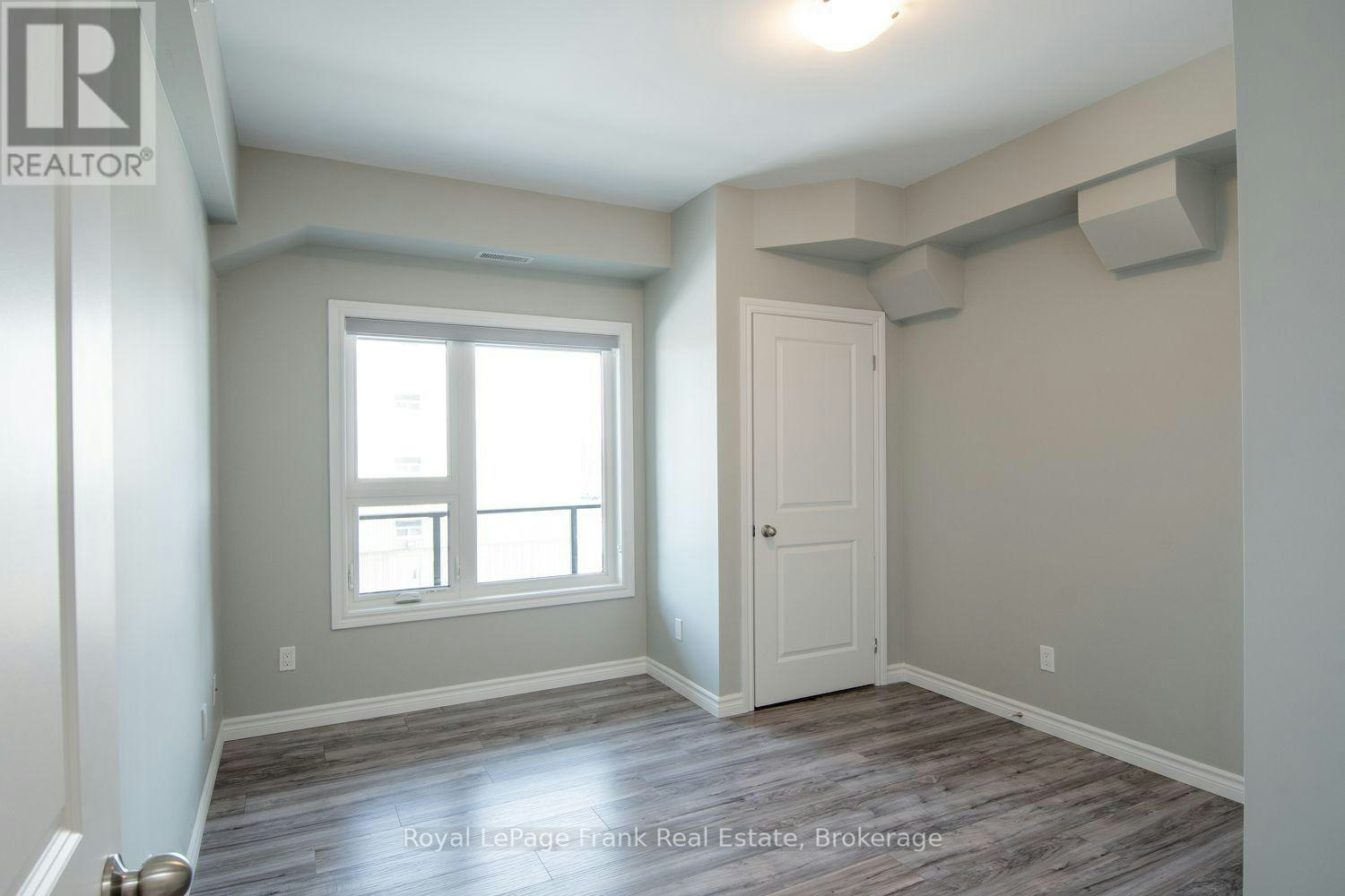 302-143 Bloor Street W, Oshawa, ON, L1J 1P5 - 5