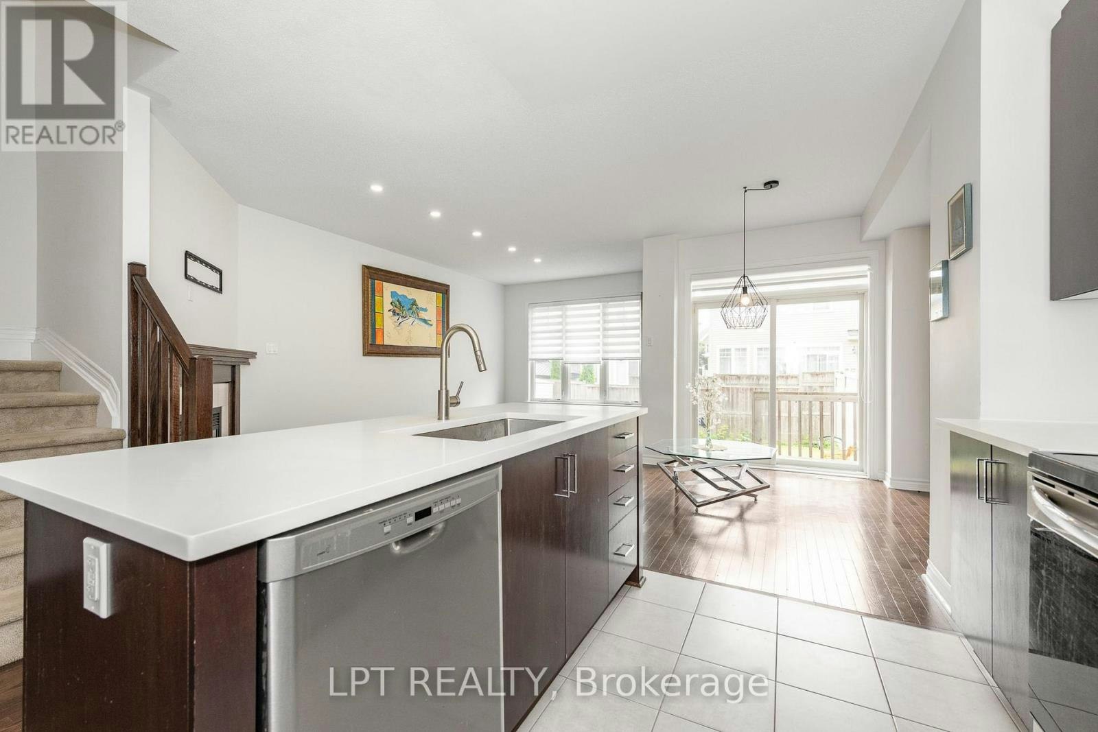 181 Manorwood Crescent, Ottawa, ON, K1T 3T8 - 8