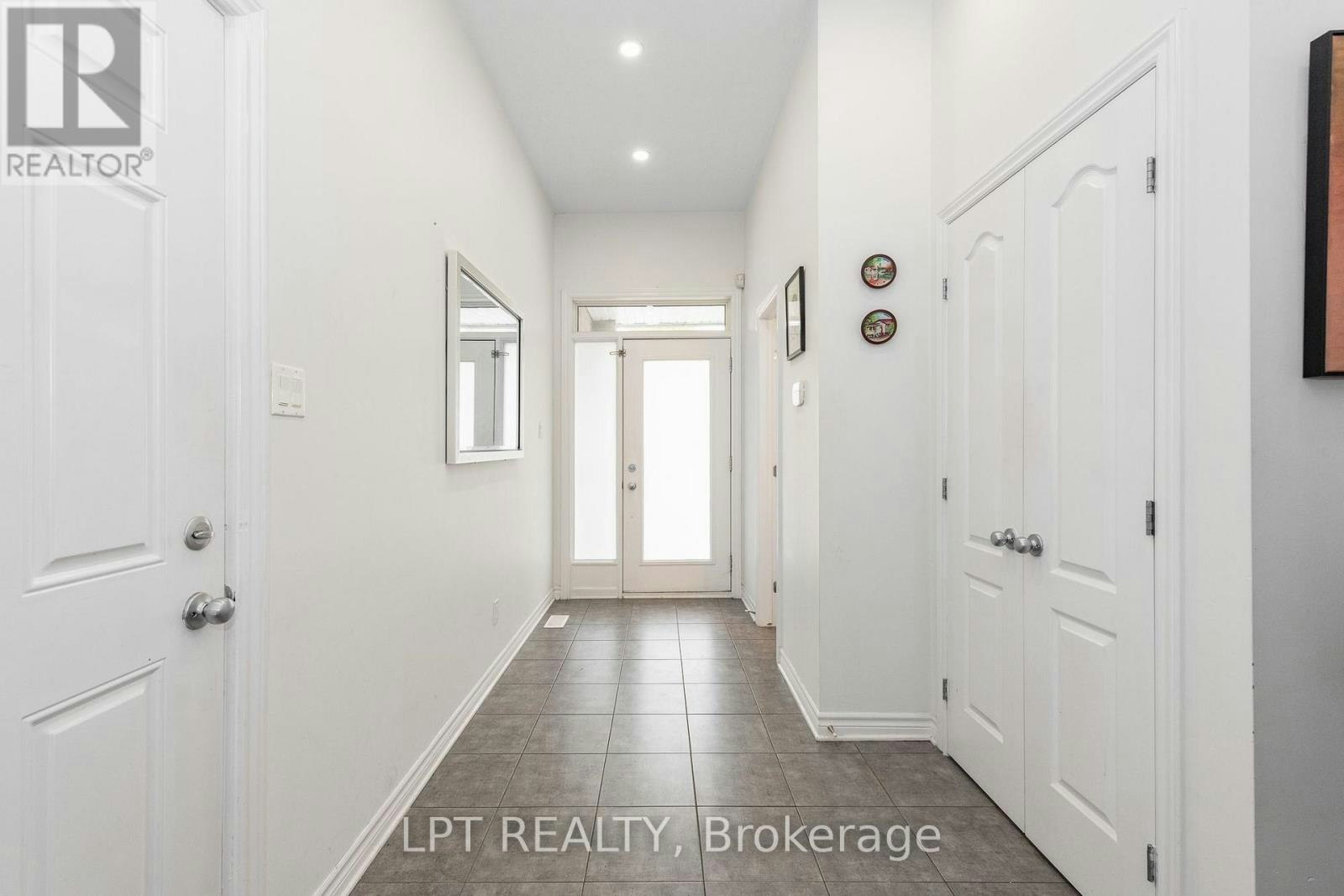 181 Manorwood Crescent, Ottawa, ON, K1T 3T8 - 5