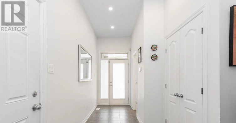 181 Manorwood Crescent, Ottawa, ON, K1T 3T8 - 5