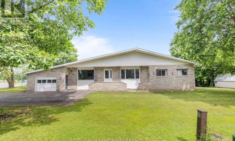 438 Voyageur Place