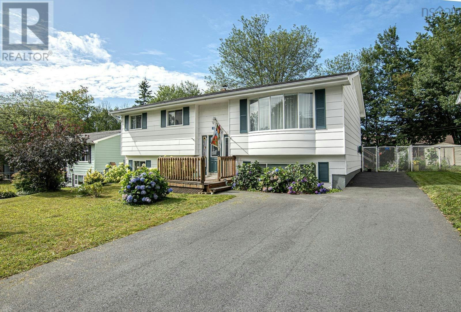 1653 Riverside Drive, Lower Sackville, NS, B4C 2Y7