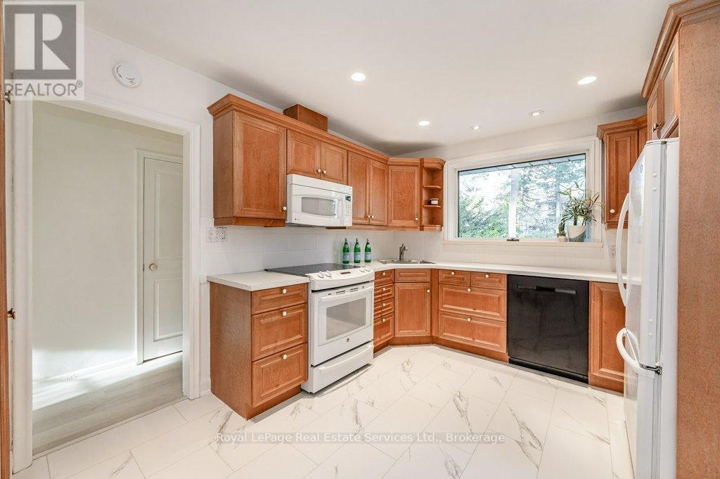 349 Wedgewood Drive, Oakville, ON, L6J 4R6 - 16