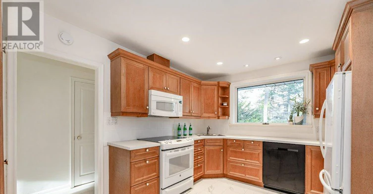 349 Wedgewood Drive, Oakville, ON, L6J 4R6 - 16