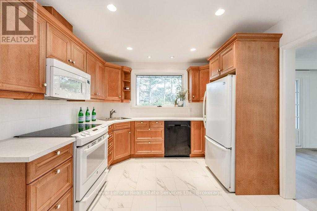 349 Wedgewood Drive, Oakville, ON, L6J 4R6 - 17
