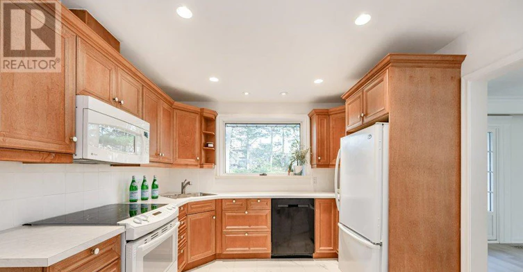 349 Wedgewood Drive, Oakville, ON, L6J 4R6 - 17