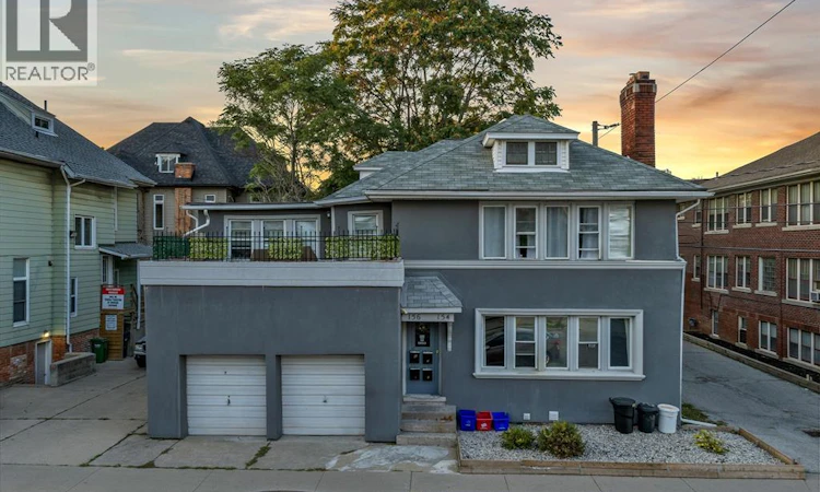 154-156 Elliott Street West