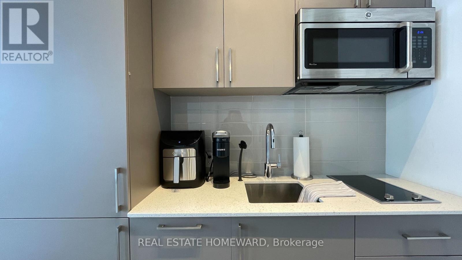 813W-27 Bathurst Street, Toronto, ON, M5V 0R1 - 16