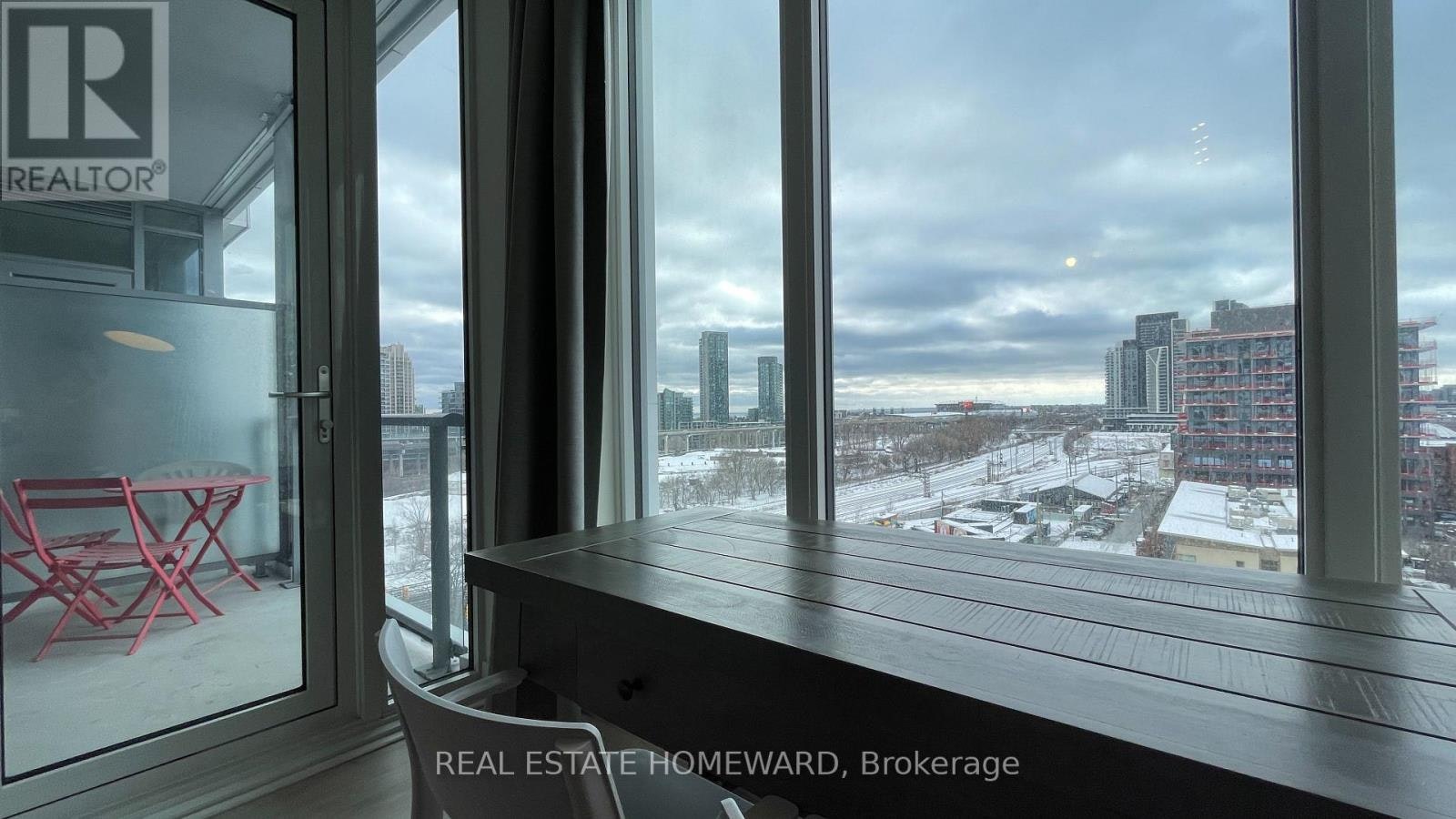 813W-27 Bathurst Street, Toronto, ON, M5V 0R1 - 17