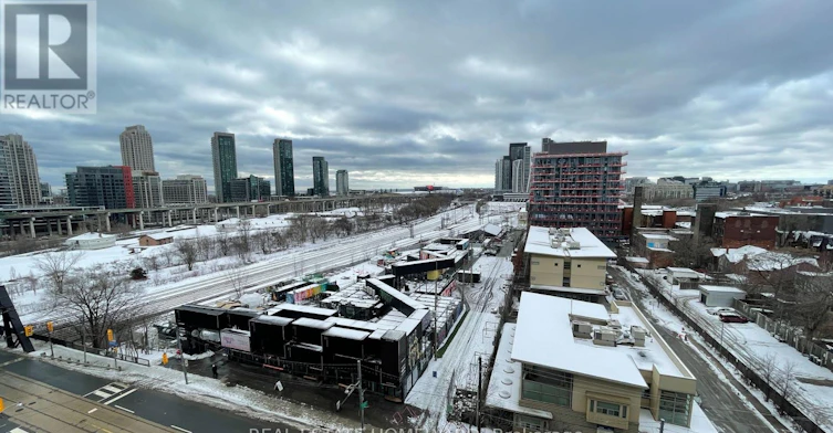 813W-27 Bathurst Street, Toronto, ON, M5V 0R1 - 14