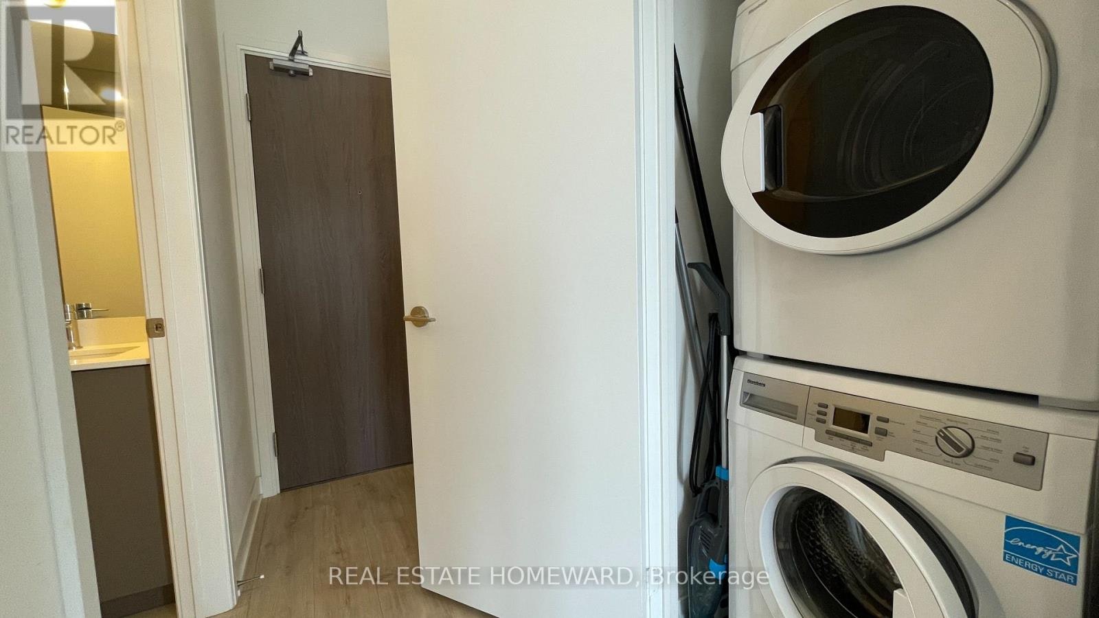 813W-27 Bathurst Street, Toronto, ON, M5V 0R1 - 25