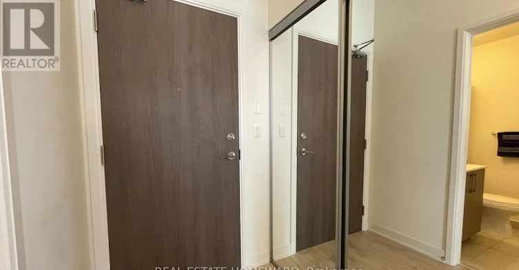 813W-27 Bathurst Street, Toronto, ON, M5V 0R1 - 4