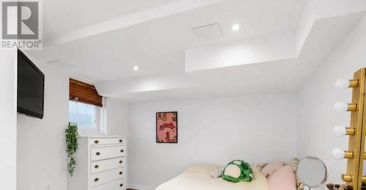 24 Filmic Lane, Toronto, ON, M4M 3R1 - 18