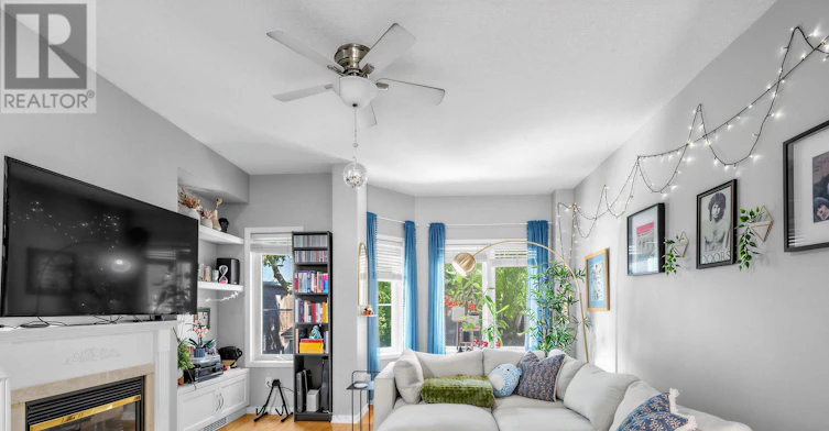 24 Filmic Lane, Toronto, ON, M4M 3R1 - 4